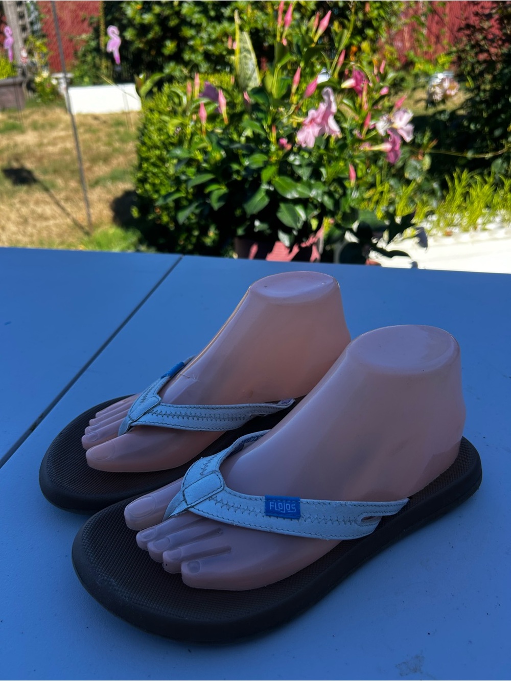 Flojos Fitflop White Strap Black Sole Thong Sandals Size 8.5